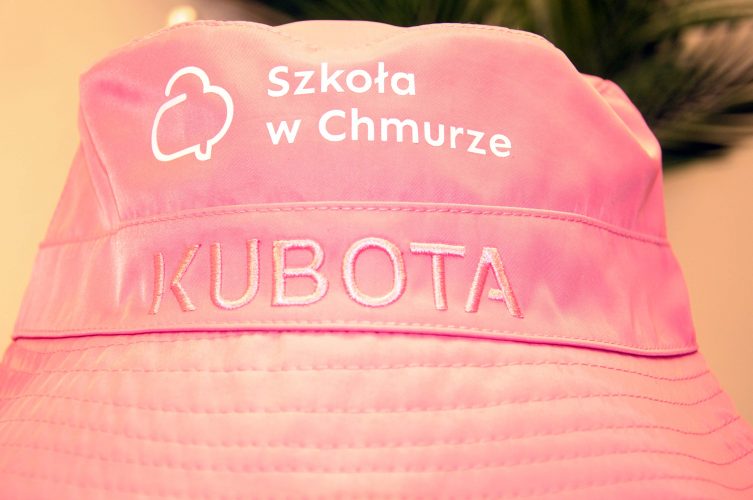 Kapelusz marki Kubota z logo Szkoły w Chmurze - obrazek 16
