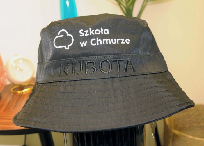 Kapelusz marki Kubota z logo Szkoły w Chmurze - obrazek 9