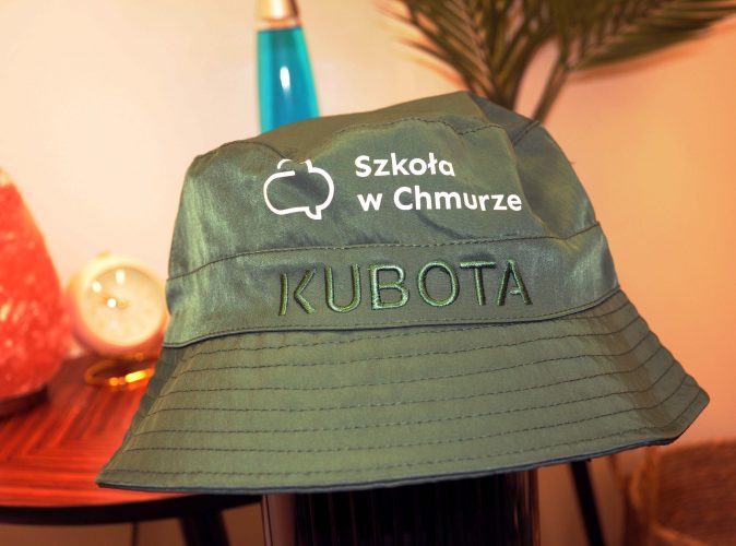 Kapelusz marki Kubota z logo Szkoły w Chmurze - obrazek 5